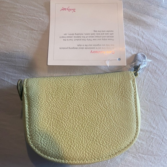 NWT Thirty-one Half-moon Card Wallet - Picture 3 of 4